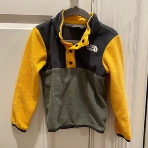 North face pullover